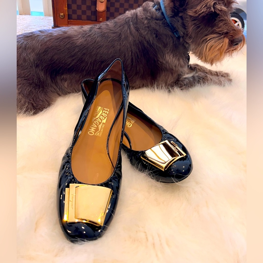 Ferragamo patent leather wedge with large gold buckle sz 81/2